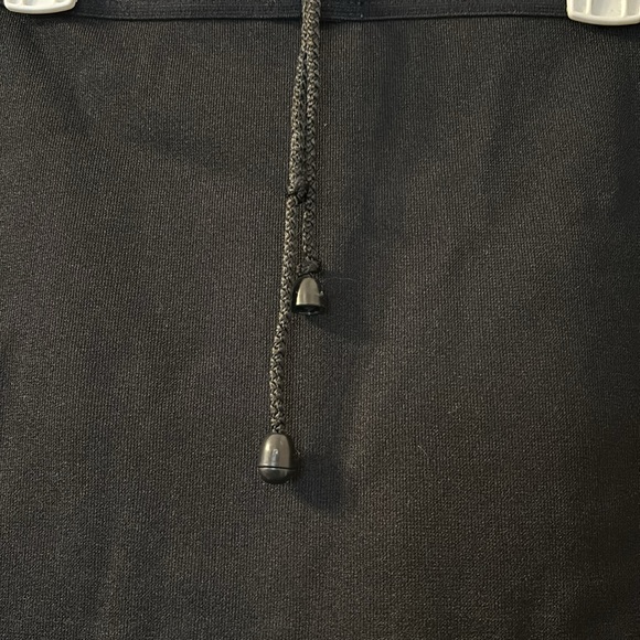 Medisana black insulated shorts size is missing - Picture 3 of 5